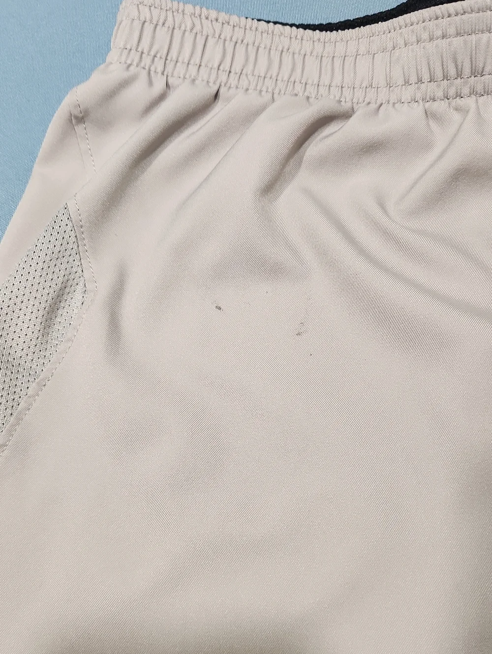 Nike Women’s Light Gray Drifit Shorts. Size Medium.